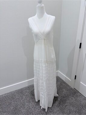 Sleeveless White Maxi Dress with Lace Panels